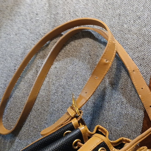 Yves Saint Laurent Black and Tan Shoulder Bag - Picture 12 of 16